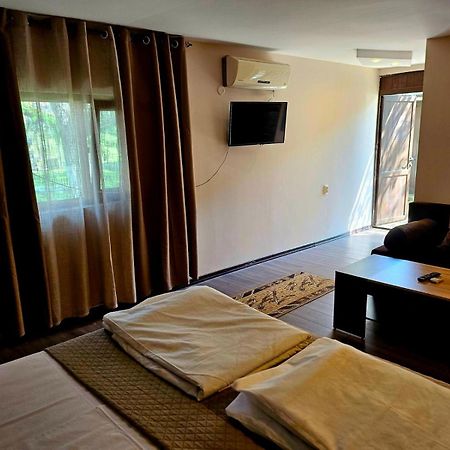 Orehite-Family Hotel ,Food & Pool Bozhichen Luaran gambar