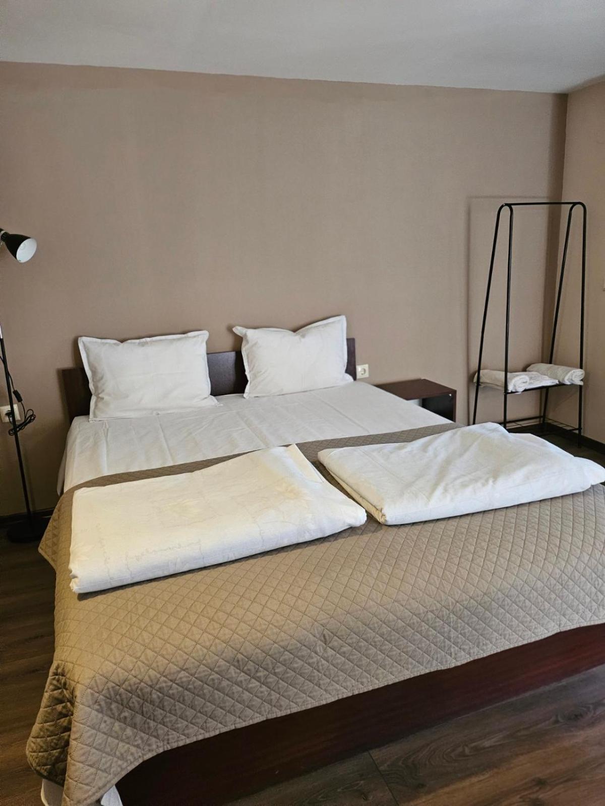 Orehite-Family Hotel ,Food & Pool Bozhichen Luaran gambar