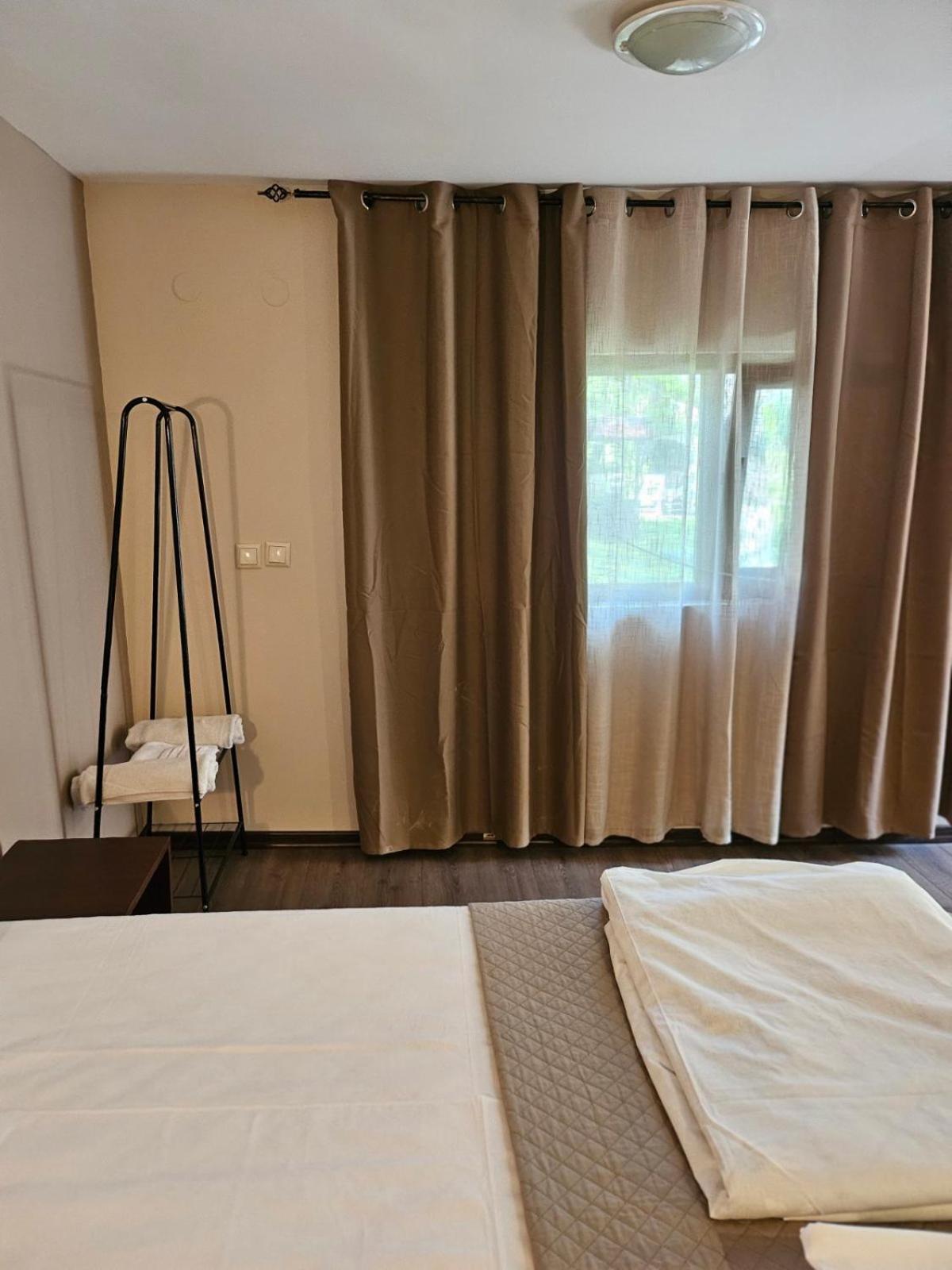 Orehite-Family Hotel ,Food & Pool Bozhichen Luaran gambar
