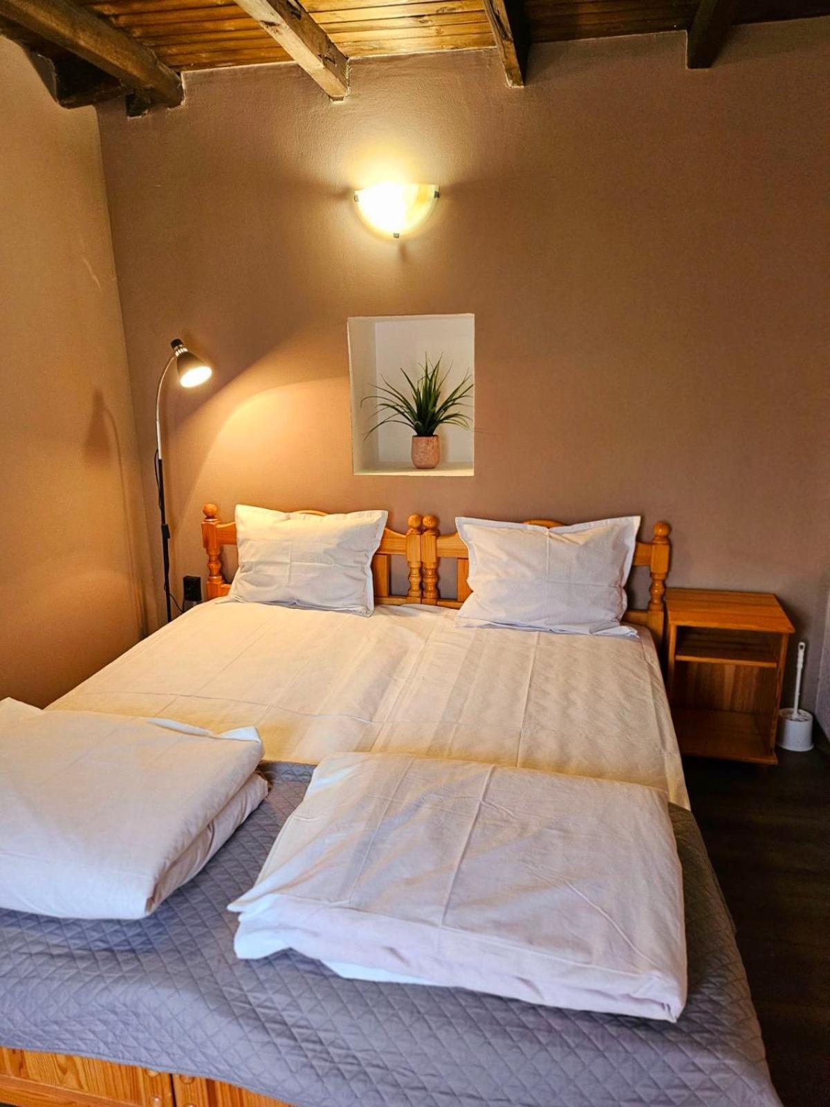 Orehite-Family Hotel ,Food & Pool Bozhichen Luaran gambar
