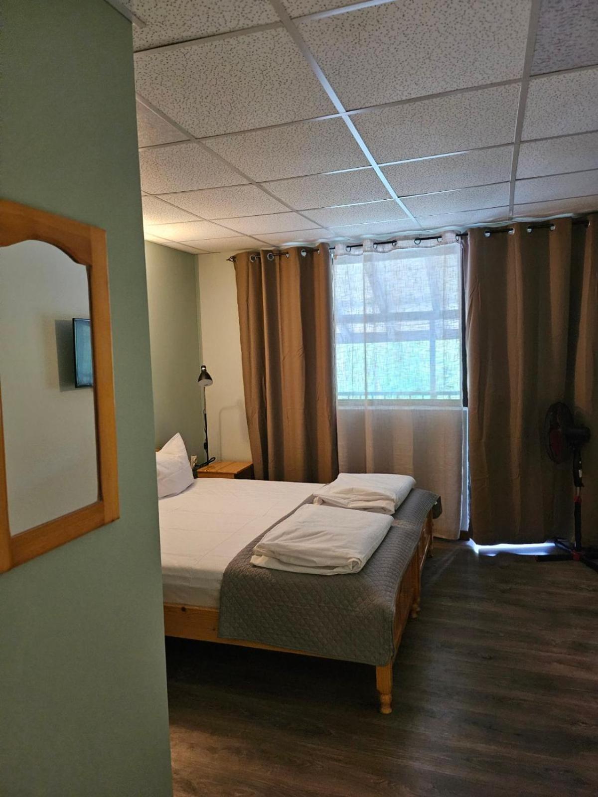 Orehite-Family Hotel ,Food & Pool Bozhichen Luaran gambar