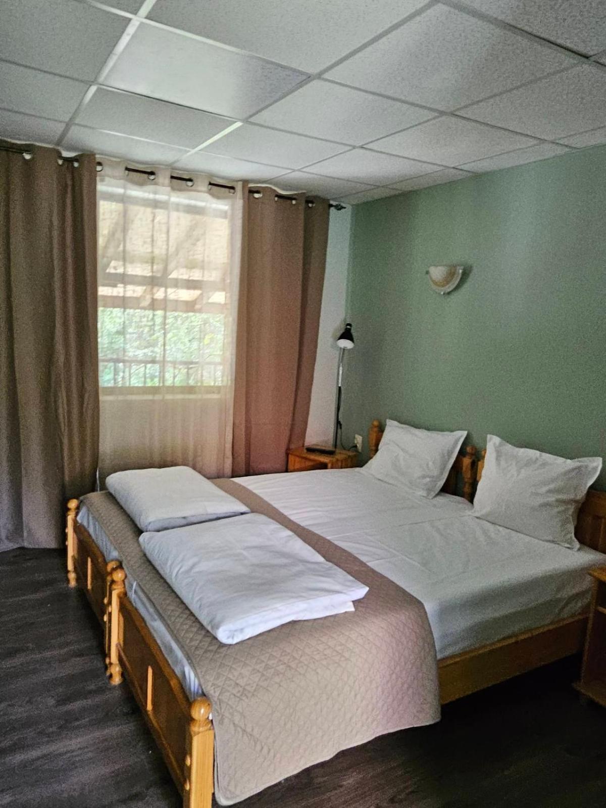 Orehite-Family Hotel ,Food & Pool Bozhichen Luaran gambar