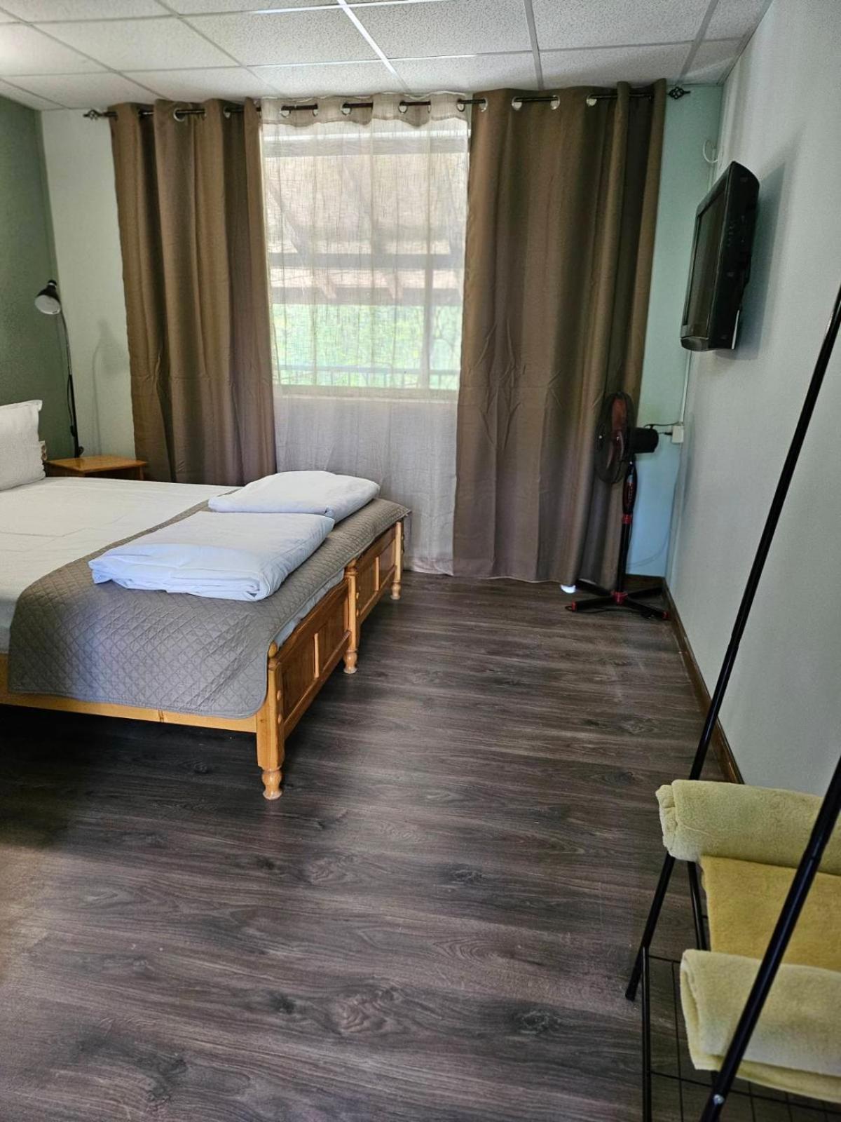 Orehite-Family Hotel ,Food & Pool Bozhichen Luaran gambar