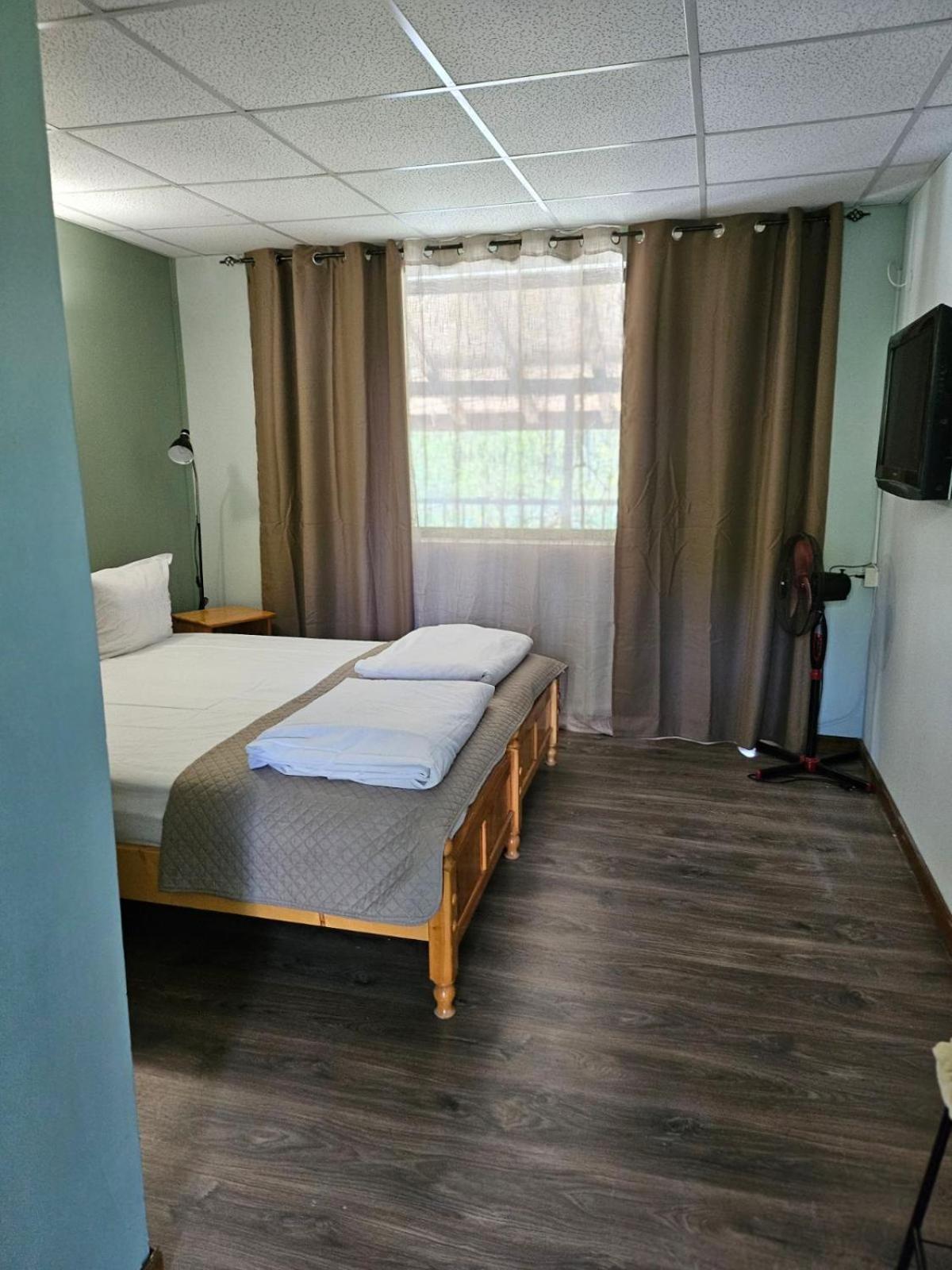 Orehite-Family Hotel ,Food & Pool Bozhichen Luaran gambar