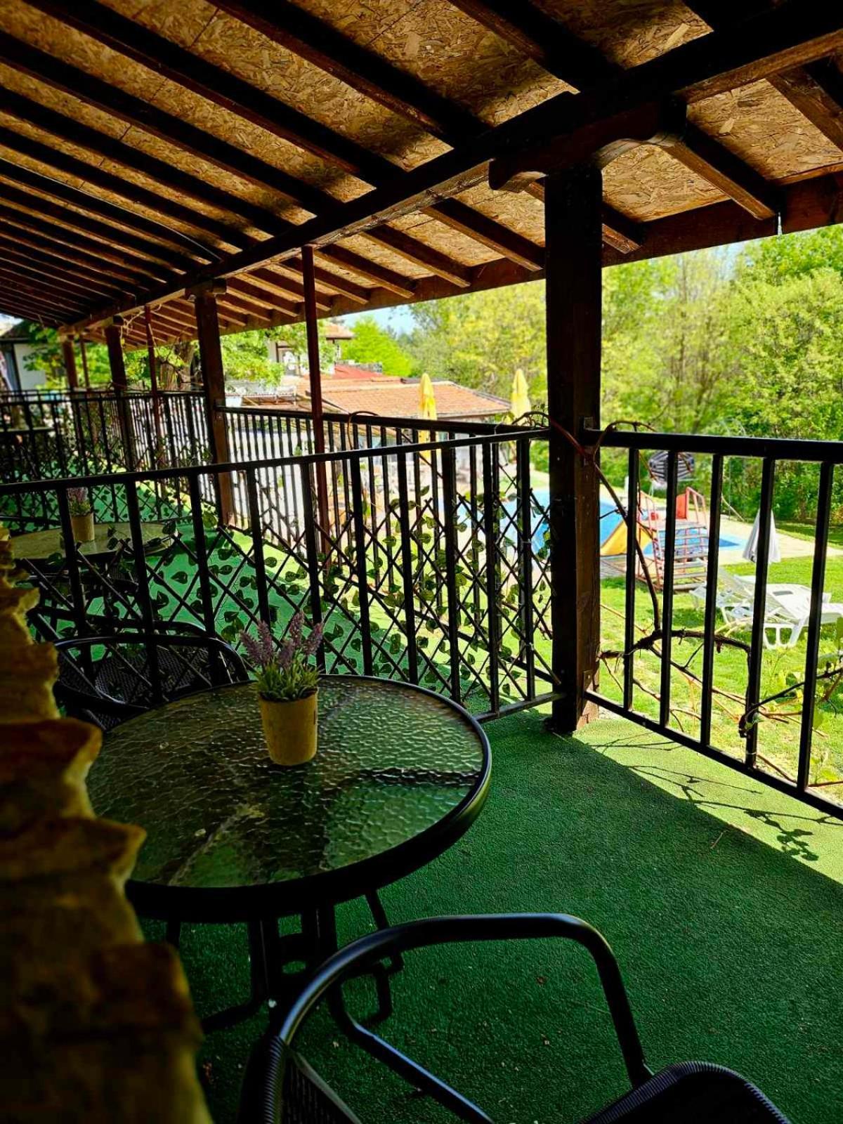 Orehite-Family Hotel ,Food & Pool Bozhichen Luaran gambar